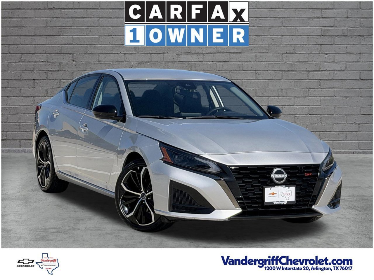 Used 2025 Nissan Altima 2.5 SR FWD image 2