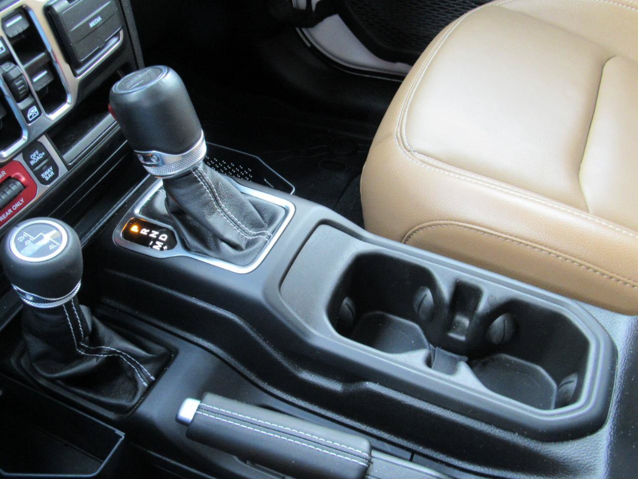 Used 2023 Jeep Gladiator Rubicon w/ Cold Weather Group AWD/4WD image 7