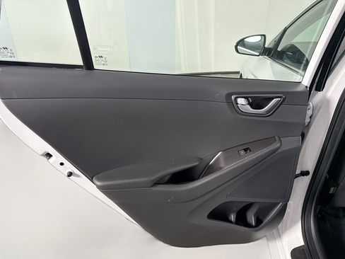 Used 2020 Hyundai Ioniq Limited image 26
