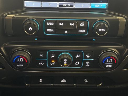 Used 2018 Chevrolet Silverado 1500 LT w/ All Star Edition AWD/4WD image 34