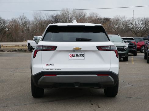 Used 2025 Chevrolet Equinox LT AWD/4WD image 9