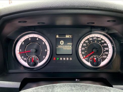 Used 2022 RAM 1500 Classic SLT RWD image 26