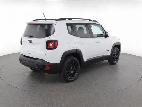 Used 2020 Jeep Renegade Altitude FWD image 4