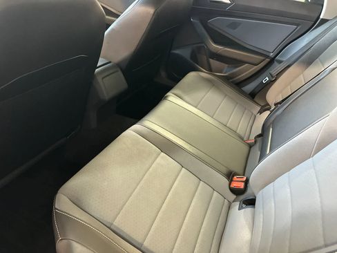Used 2026 Volkswagen Jetta SE FWD image 5