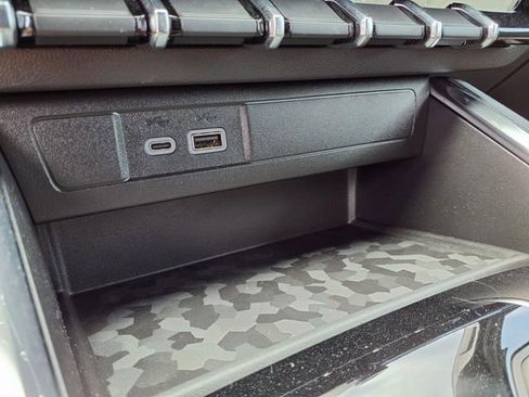 New 2025 GMC Canyon Elevation image 31