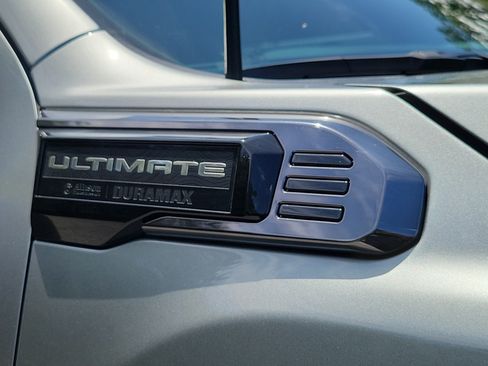 Used 2025 GMC Sierra 2500 Denali Ultimate AWD/4WD image 7