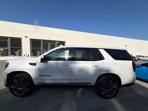 Used 2023 GMC Yukon Denali Ultimate AWD/4WD image 2