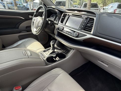 Used 2016 Toyota Highlander Limited Platinum AWD/4WD image 47