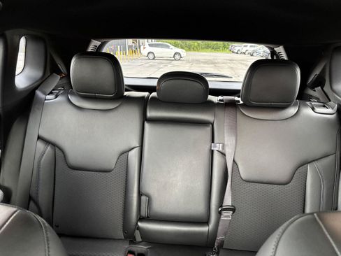 Used 2023 Jeep Compass Latitude w/ Convenience Group AWD/4WD image 19