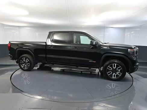 Used 2023 GMC Sierra 1500 AT4 w/ Technology Package AWD/4WD image 4