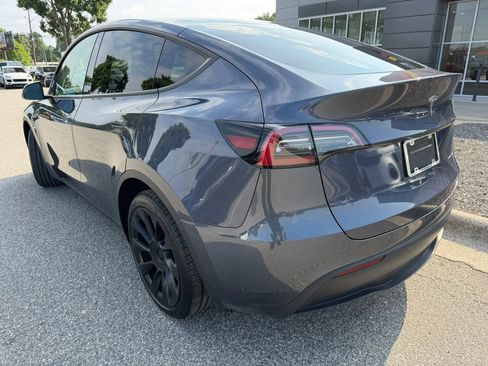 Used 2023 Tesla Model Y Long Range AWD/4WD image 3