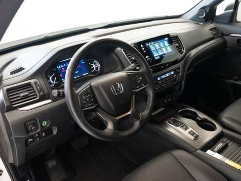 Used 2023 Honda Passport EX-L image 3