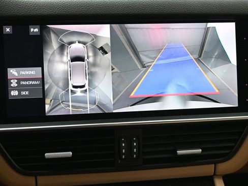 Used 2021 Porsche Cayenne image 11
