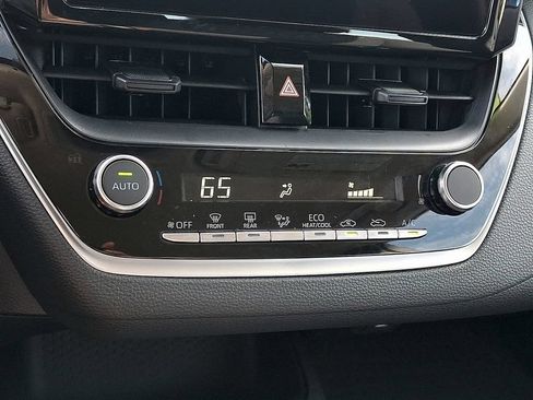 Used 2025 Toyota Corolla LE FWD image 18