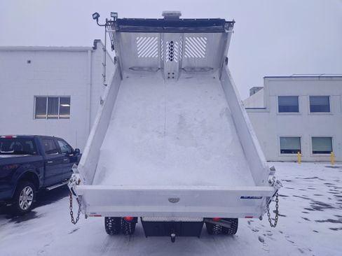 Used 2022 Ford F550 XL image 5