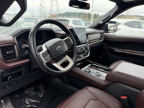 Used 2024 Ford Expedition Max Limited image 16
