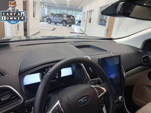 Used 2024 Ford Edge Titanium w/ Titanium Elite Package AWD/4WD image 2