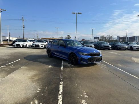 Certified 2025 BMW 330i Sedan w/ M Sport Package image 5