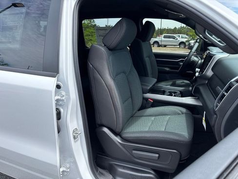Used 2026 RAM 1500 4x4 Crew Cab image 47