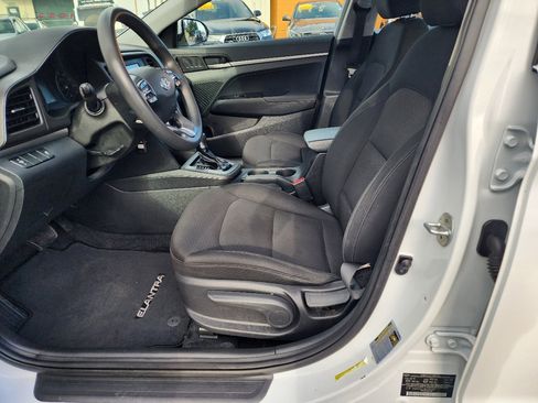 Used 2019 Hyundai Elantra SE w/ Cargo Package image 10