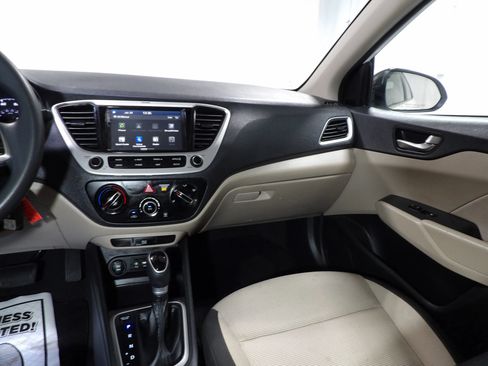 Used 2022 Hyundai Accent SEL FWD image 12