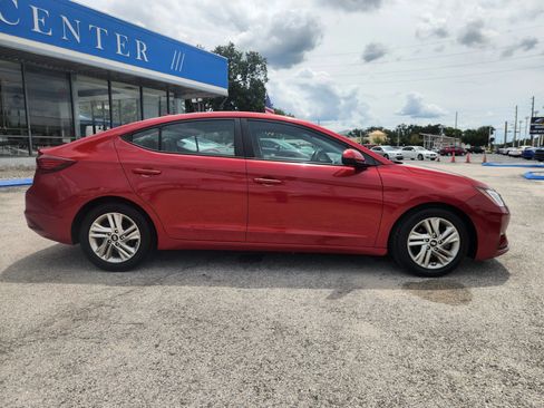 Used 2019 Hyundai Elantra SEL image 9