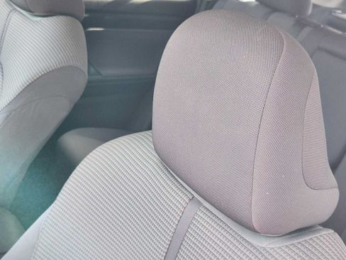 Used 2021 Toyota Highlander LE FWD image 13