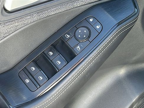 Used 2023 Nissan Rogue SV image 12