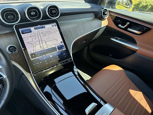 Used 2024 Mercedes-Benz GLC 300 4MATIC image 24