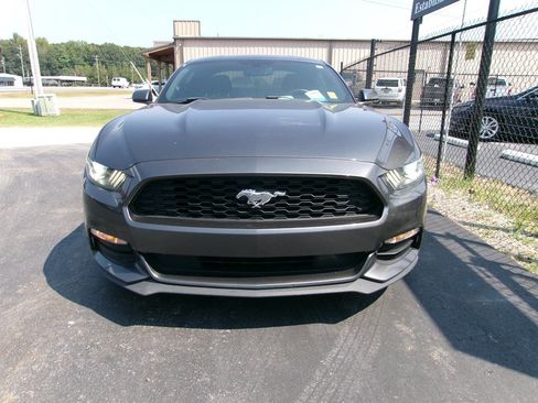 Used 2016 Ford Mustang Coupe image 4