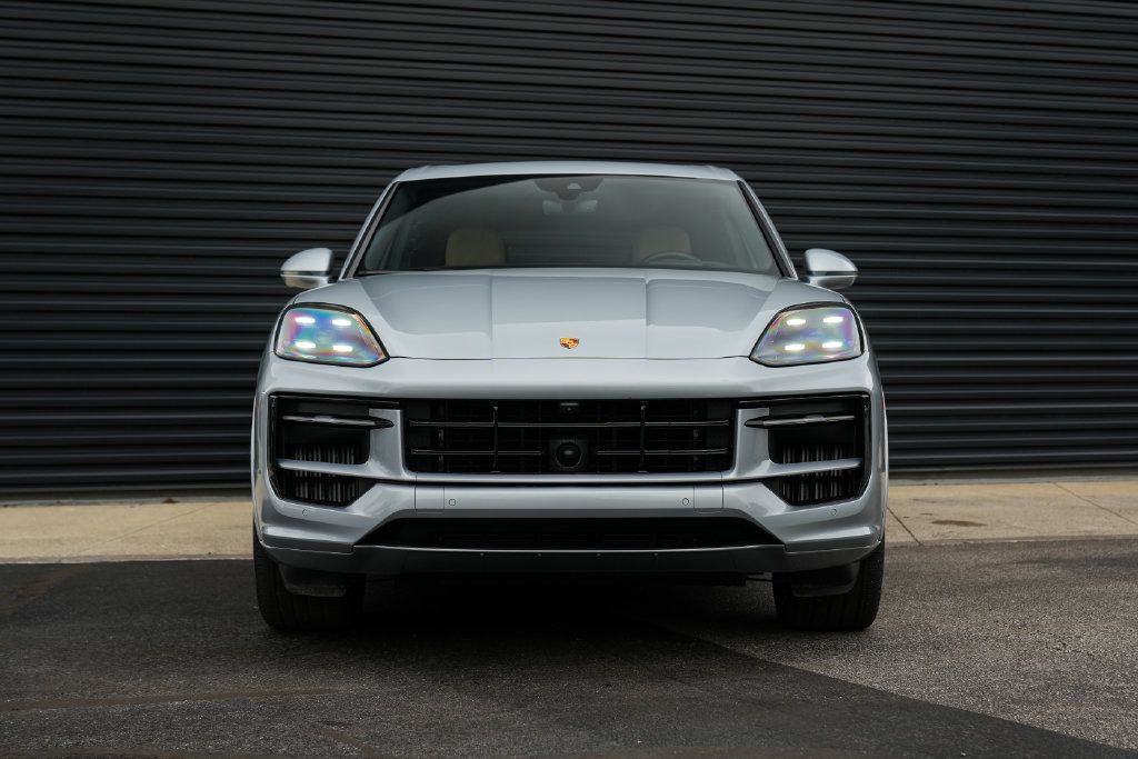 Certified 2024 Porsche Cayenne S AWD/4WD image 6