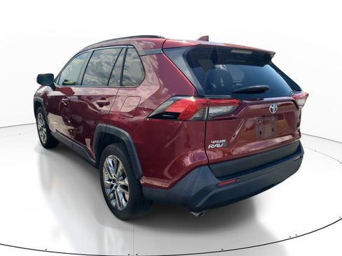 Used 2022 Toyota RAV4 XLE Premium FWD image 5