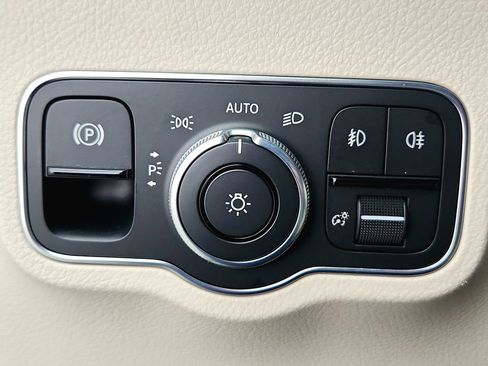 Used 2020 Mercedes-Benz GLB 250 4MATIC image 21