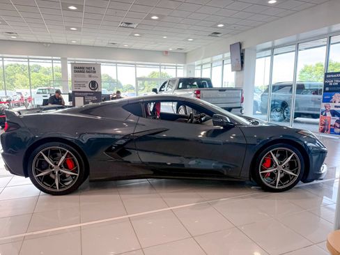 Used 2021 Chevrolet Corvette Stingray Preferred Cpe w/ Z51 Performance Package RWD image 8