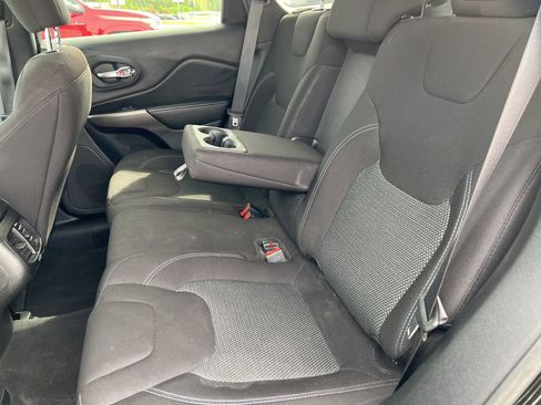 Used 2021 Jeep Cherokee Latitude image 20