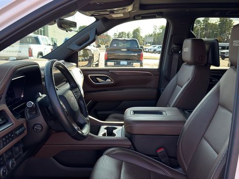 Used 2023 Chevrolet Tahoe High Country w/ Advanced Technology Package image 11