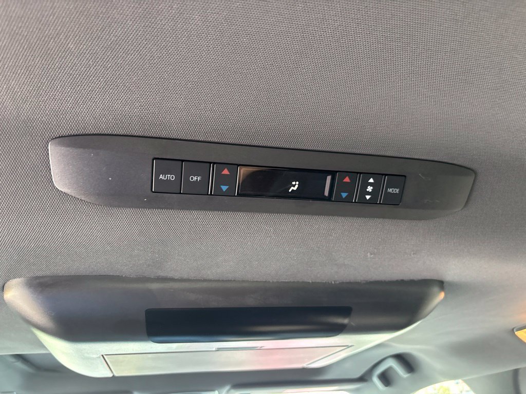 Used 2022 Toyota Sienna XSE w/ XSE Plus Package FWD image 14