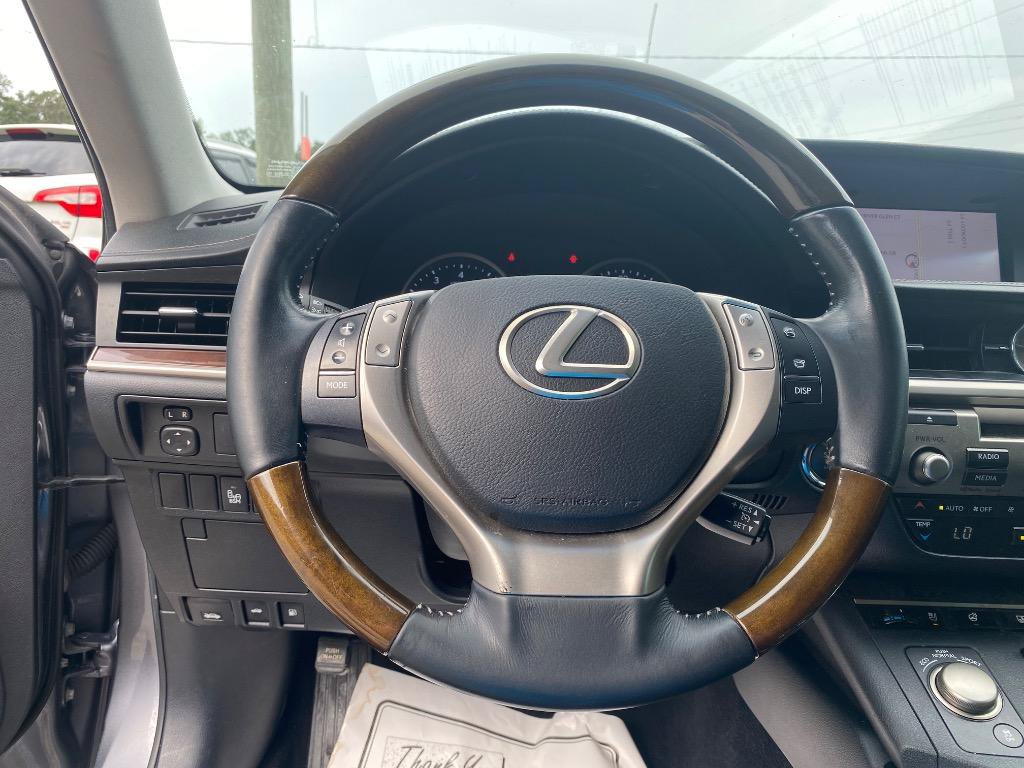 Used 2014 Lexus ES 350 w/ Luxury Package FWD image 27