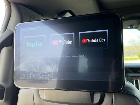 Used 2023 GMC Yukon Denali Ultimate w/ LPO, Floor Liner Package image 32