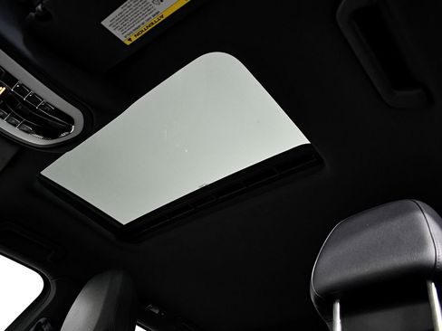 Used 2015 Porsche Cayenne S image 37