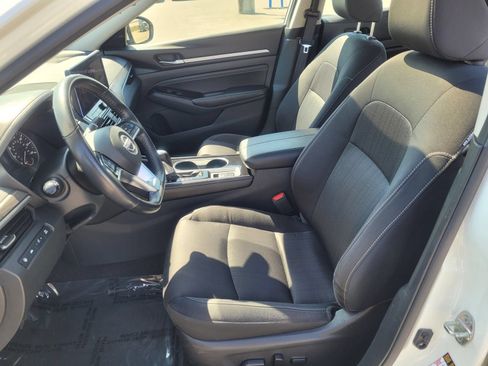 Used 2023 Nissan Altima 2.5 SV w/ SV Premium Package AWD/4WD image 15