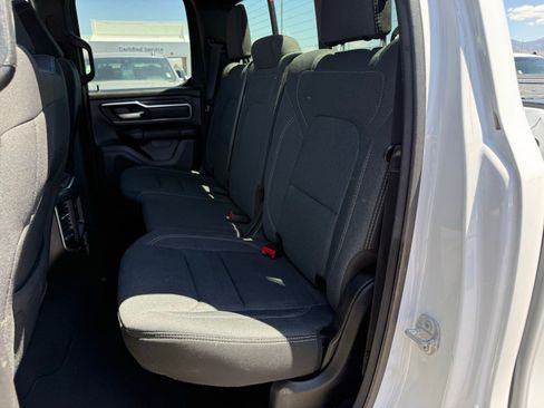 Used 2022 RAM 1500 Big Horn AWD/4WD image 36