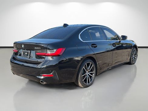 Used 2021 BMW 330i Sedan w/ Convenience Package RWD image 3