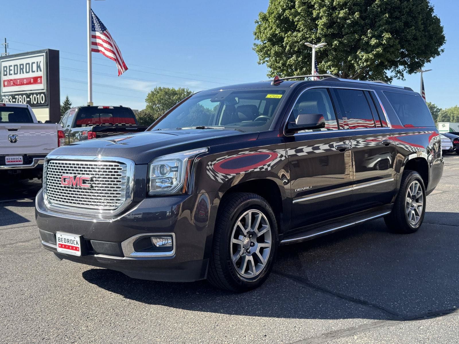 Used 2015 GMC Yukon XL Denali w/ Open Road Package AWD/4WD image 3