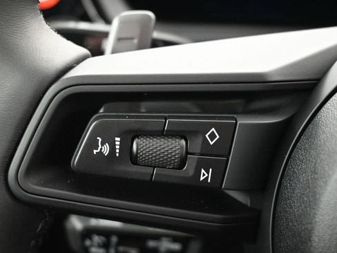 Used 2025 Porsche Cayenne Base image 18