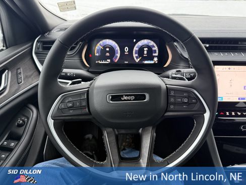 New 2026 Jeep Grand Cherokee Limited image 9