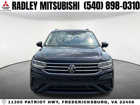 Used 2023 Volkswagen Tiguan SE w/ Panoramic Sunroof Package AWD/4WD image 29
