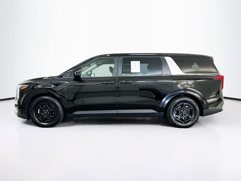 Used 2026 Kia Carnival FWD image 4