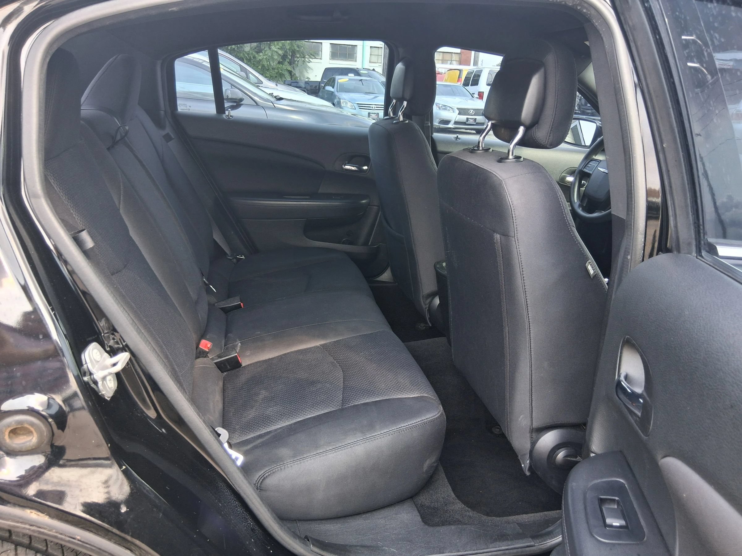 Used 2014 Chrysler 200 LX FWD image 19