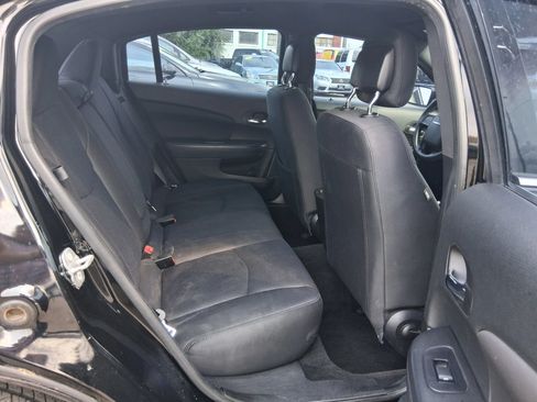 Used 2014 Chrysler 200 LX FWD image 19